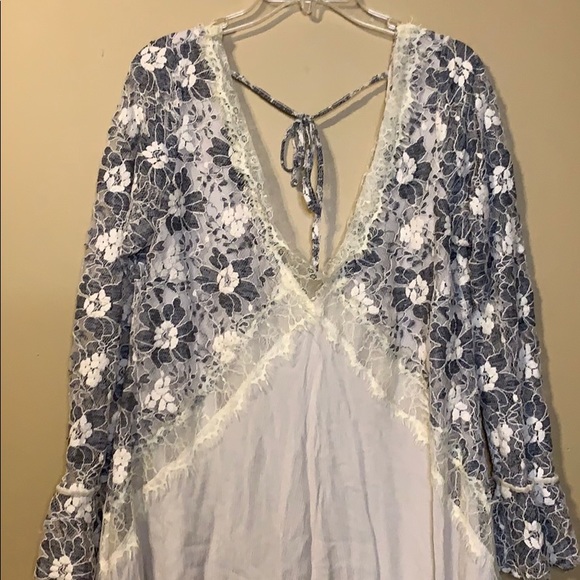 EUC Tularosa Skylar Lace Dress, Sz L - Picture 3 of 5